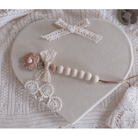 Zawieszka / łańcuszek do smoczka Bloom carmel