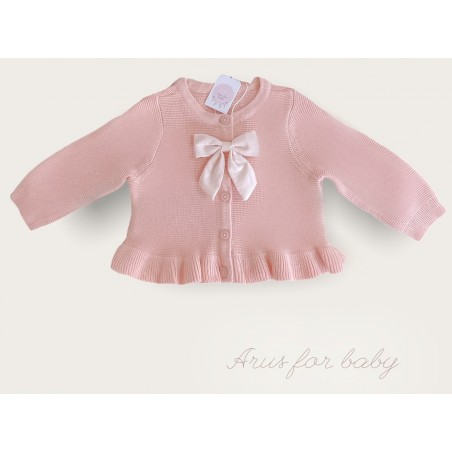 Sweter z falbanką i przypinaną kokardką pudrowy róż