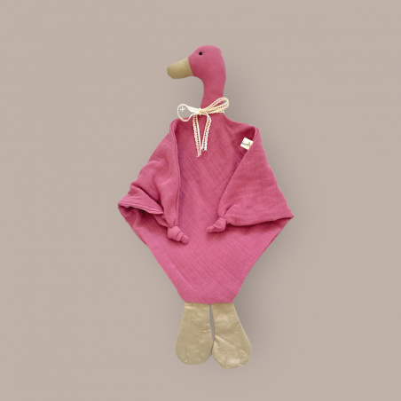 Przytulanka muślinowa handmade gąska koralowa