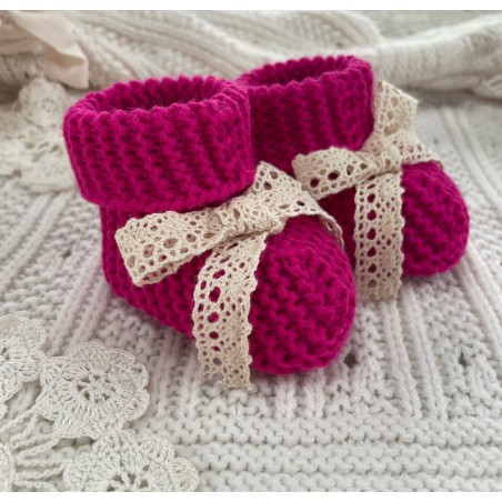 Sweterkowe skarpetki/ buciki malinowe z koronką