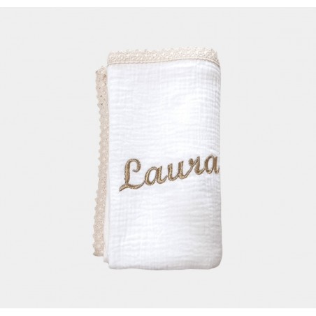 Personalizowany kocyk z koronką śmietankowy