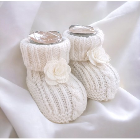 SWETERKOWE SKARPETKI/ BUCIKI O WARKOCZOWYM SPLOCIE ŚMIETANKOWE z śmietankowym kwiatuszkiem
