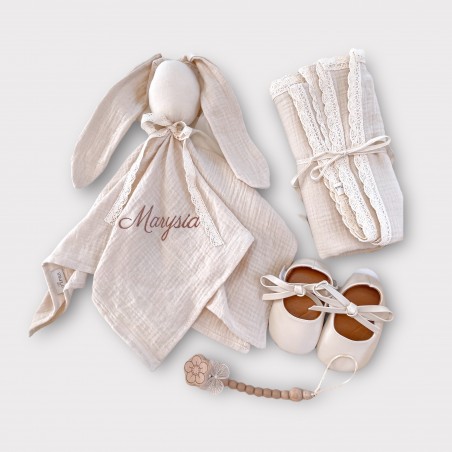 Beżowy zestaw z personalizacją: Króliczek, kocyk, buciki, zawieszka
