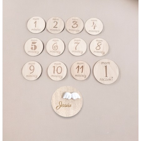 DREWNIANE TABLICZKI DO ZDJĘĆ - MIESIĄCE + Imię