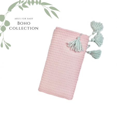 Koc / kocyk wafelek 75x100 Boho collection powder pink pompons