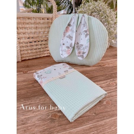 Zestaw bunny kocyk wafelek + poduszka różyczki białe + mięta